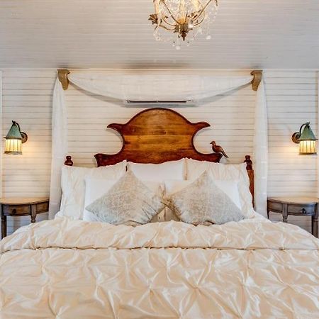 Fairytale Loft Suite 1 Bed, 1 Bath Luxury Apartment In Downtown Belmont Шарлотсвил Екстериор снимка