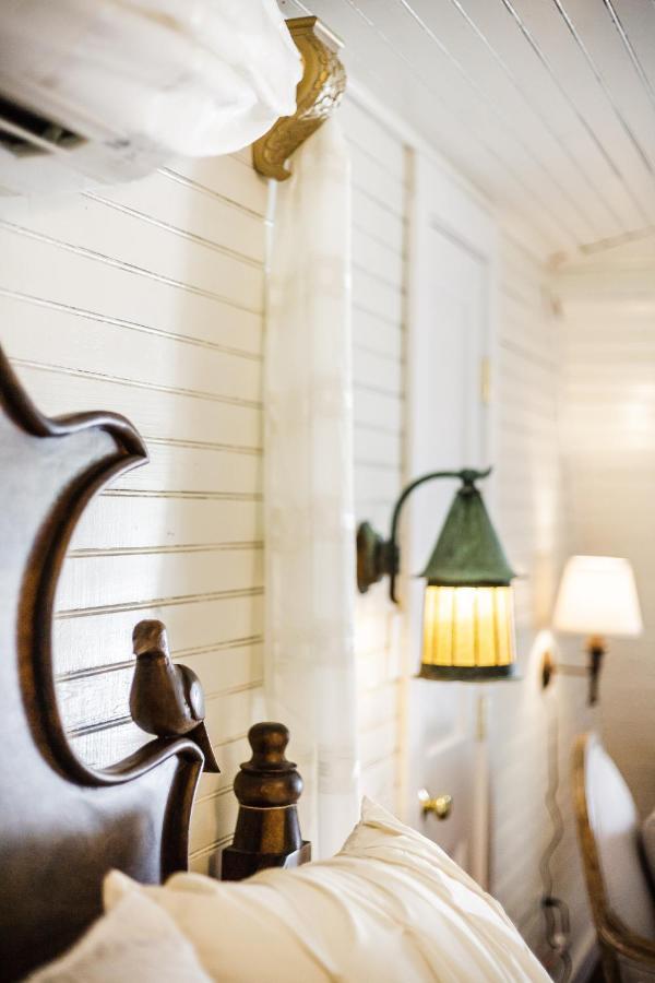 Fairytale Loft Suite 1 Bed, 1 Bath Luxury Apartment In Downtown Belmont Шарлотсвил Екстериор снимка