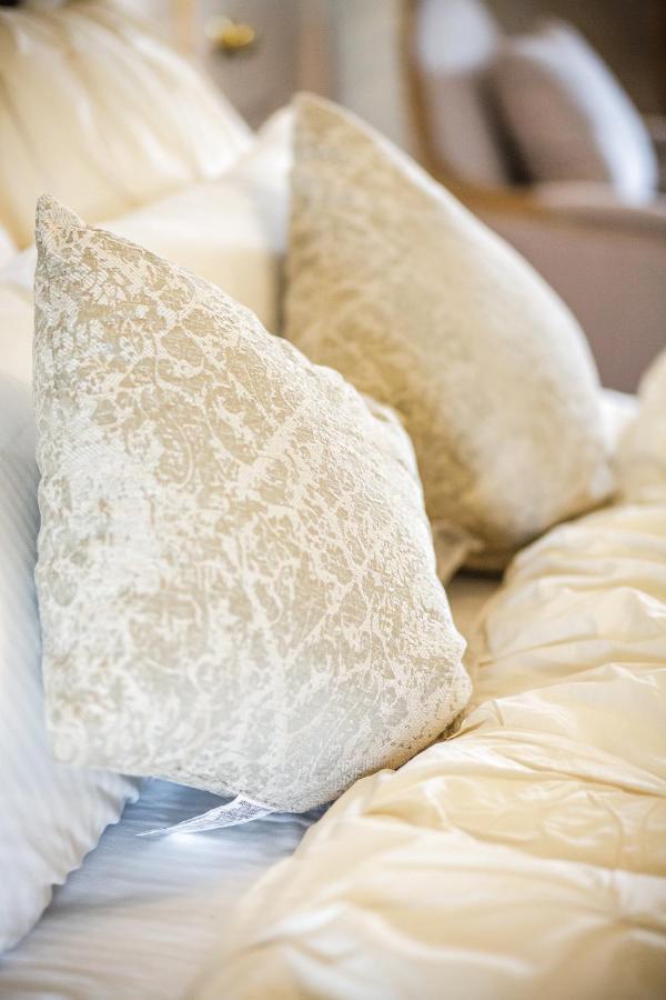 Fairytale Loft Suite 1 Bed, 1 Bath Luxury Apartment In Downtown Belmont Шарлотсвил Екстериор снимка