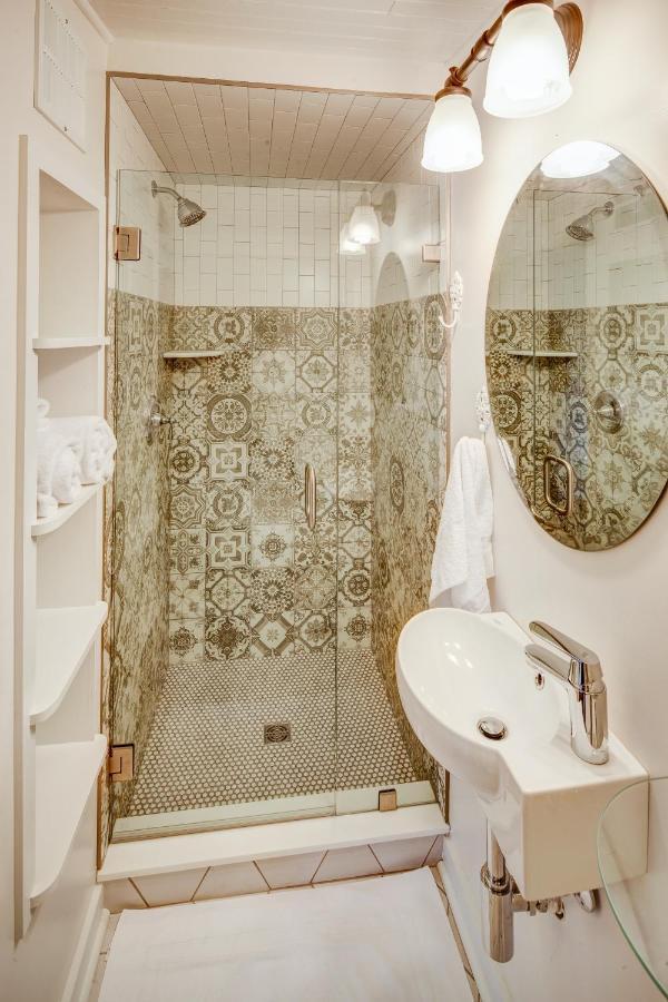 Fairytale Loft Suite 1 Bed, 1 Bath Luxury Apartment In Downtown Belmont Шарлотсвил Екстериор снимка